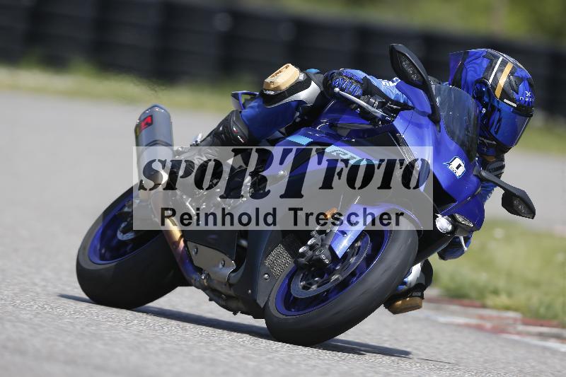 Archiv-2025/09 22.04.2025 Cornu Master School ADR/rot-rouge/0-1